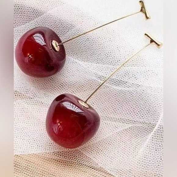 ✨NEW✨ Elegant Red Cherry 🍒 Earrings - Picture 6 of 7